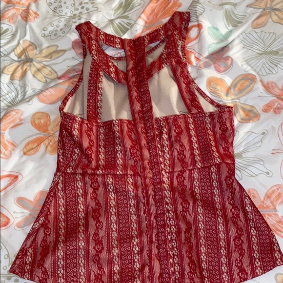 Red top - Picture 2 of 2